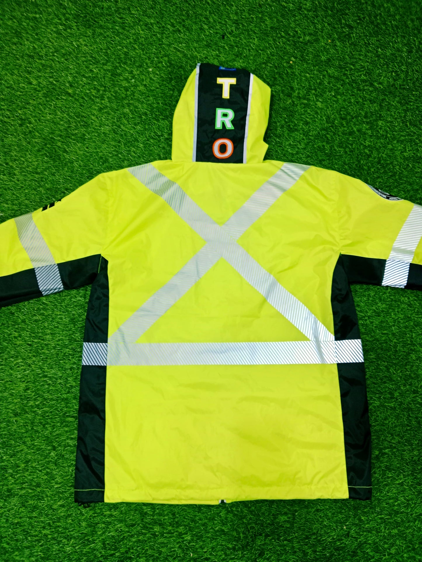 METROGuard ReflectX Hoodie: High-Visibility Waterproof Essential